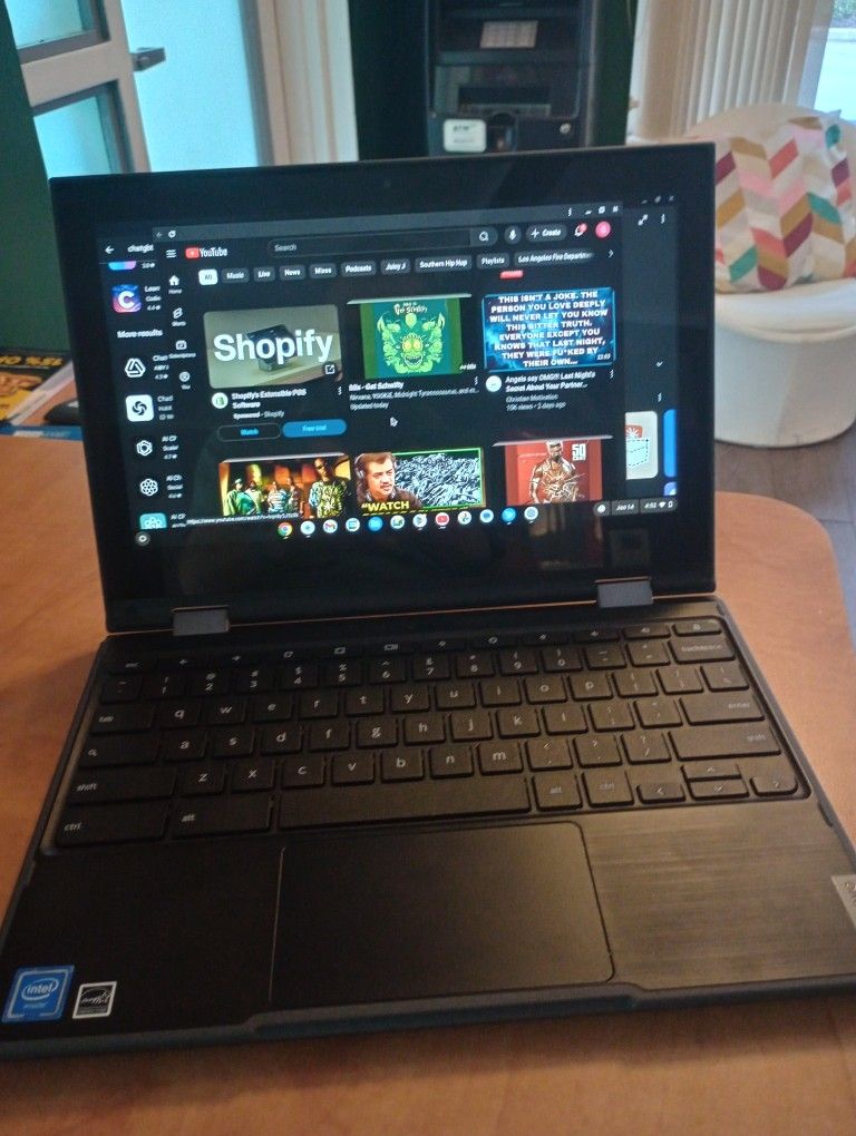 Touchscreen Lenovo 300e Chromebook Laptop / Tablet