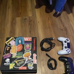 PS4  And games With  2 Controllers