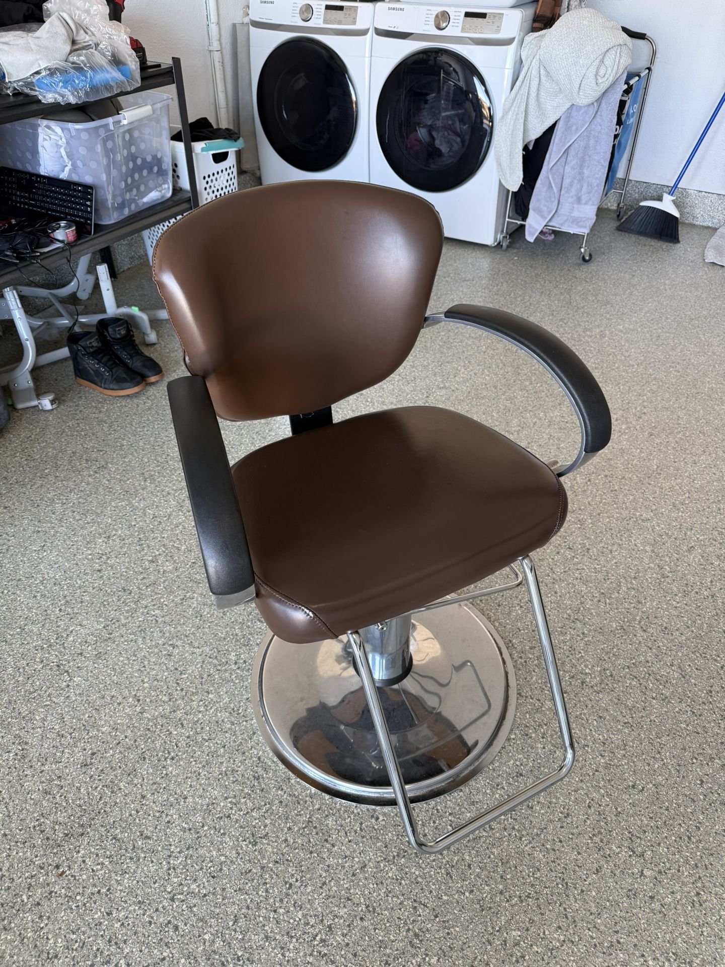 Salon/Barber Chair