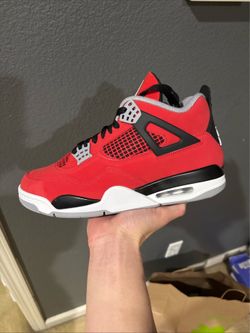 Size 7,7.5,8,8.5,9,10 mens - Air Jordan 4 Retro 2026 Toro Bravo Red