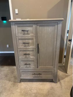 Dresser