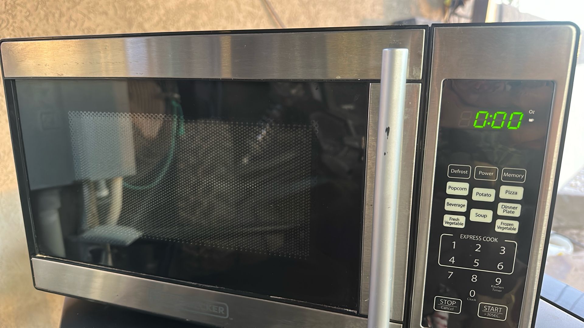 Black +Decker Microwave