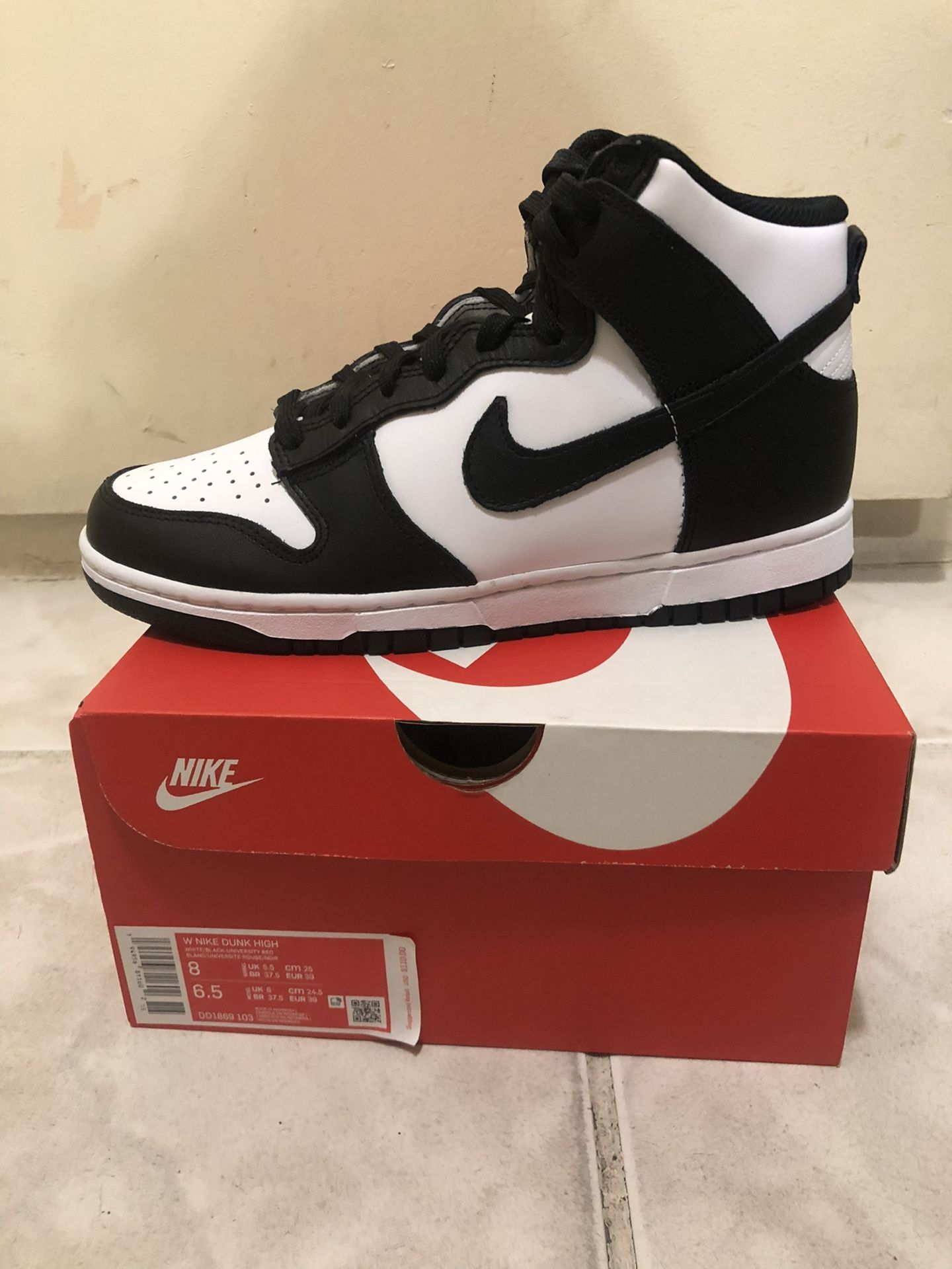 Panda Nike Dunk High 7M