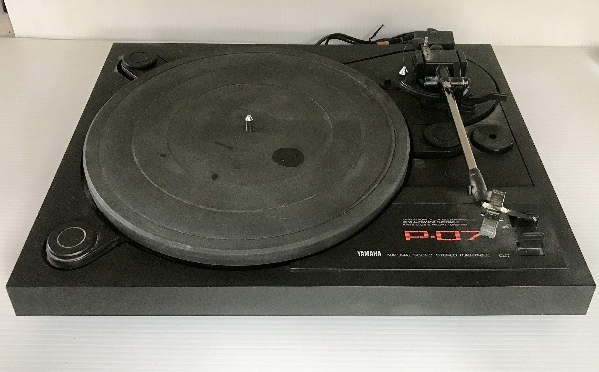 Vintage 1985 Yamaha Turntable Stereo Model P-07 Rare Untested Powers Up Push See More for All Info.