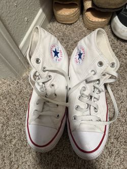 WHITE WOMENS CONVERSE SIZE 7.5