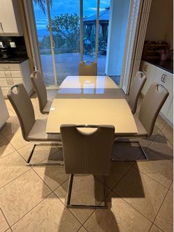 Modern Extendable High Gloss Dining Table Set with 6 Chairs