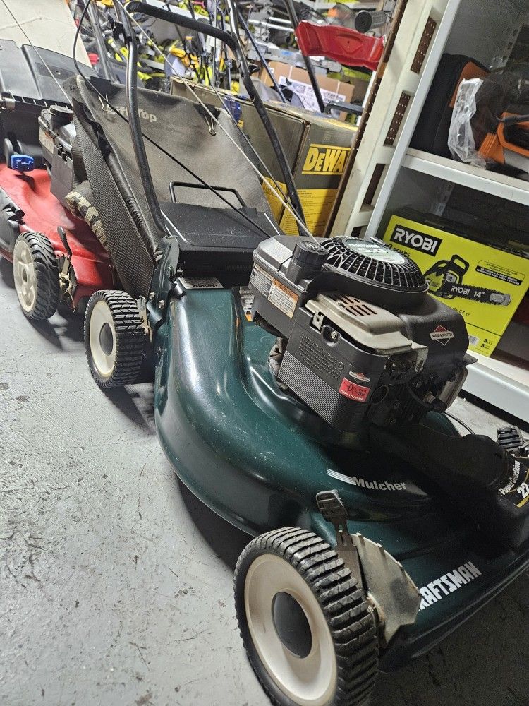CRAFTSMAN GAS SELF PROPELLED LANW MOWER