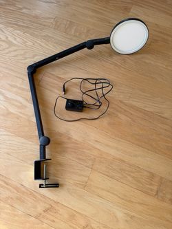 Lume cube LED desk light