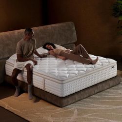 Queen size hybrid mattress memory foam