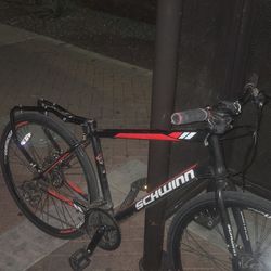 Schwinn circuit 28" speed bike