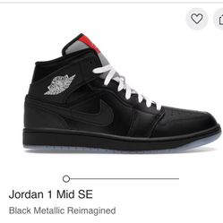 Jordan 1 Mid SE (Sz 10.5m)