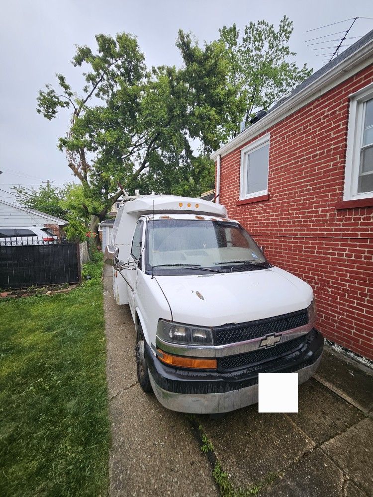 2003 Chevy Cutaway Truck