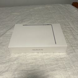 MacBook Air 13” M2 Chip (SEALED BRAND NEW)