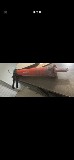 Chaulking gun . 2 of them. Need cleaning.  See pics work good