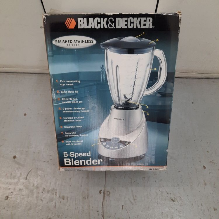 BLACK+DECKER BL1130SG FusionBlade Blender with 6-Cup Glass Jar, 12-Speed  Settings, Silver Blender for Sale in Denver, CO - OfferUp