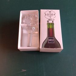 Shamrock Lady luck Bottle Stopper By Mikasa In Box