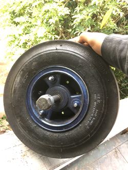 Rear tri semi new tire