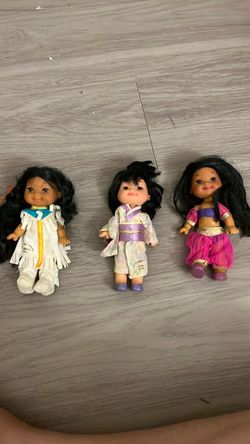 Rare vintage 1993 its a small world dolls