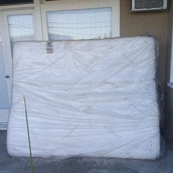 White, American king size bed