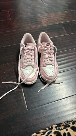 Nike Size 6y/EUR 38.5/UK5.5