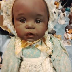 BabyKnowles DANIELLE Yolanda Bello Picture Perfect Porcelain Doll