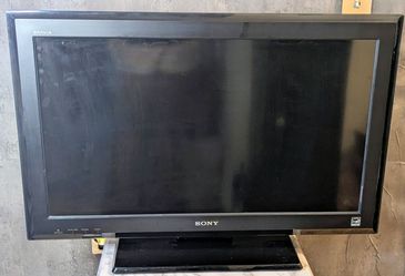Sony Bravia 32" LCD Digital TV (Model KDL-32L5000) with Stand and remote