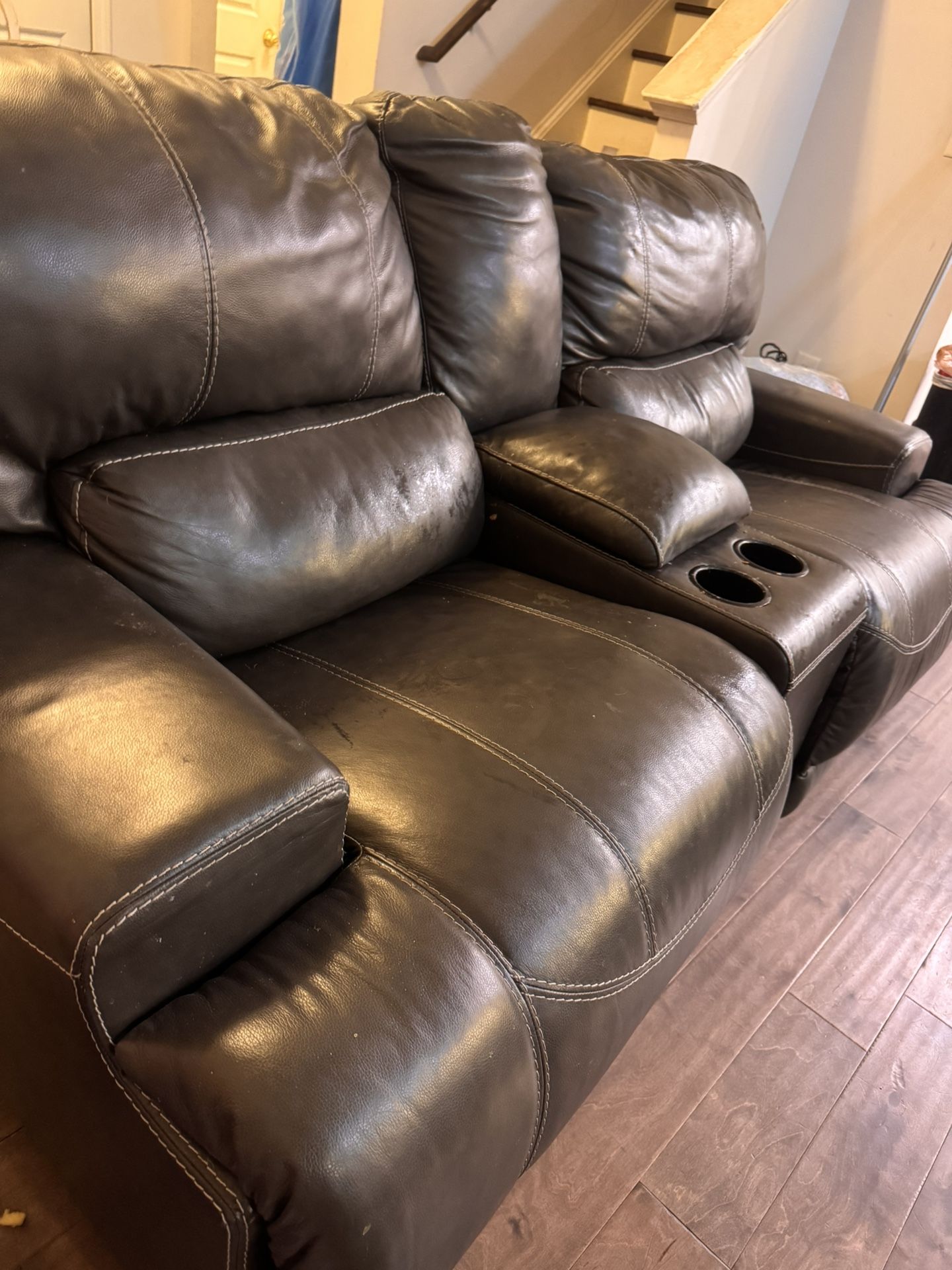 3pc Leather Sofa **Great Condition**