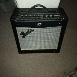 Fender MUSTANG Cimbo Amp. inboard Effects + Tuner