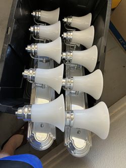 I Bathroom Lamp Fixtures, 5 Bulbs Each