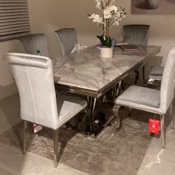 Dinning Table 