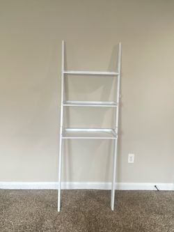 Leaning Shelf