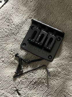 3-String Guitar Bridge – Black Metal with Screws