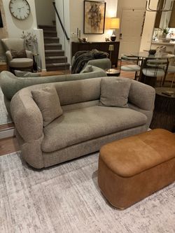 Loveseat 69.5”