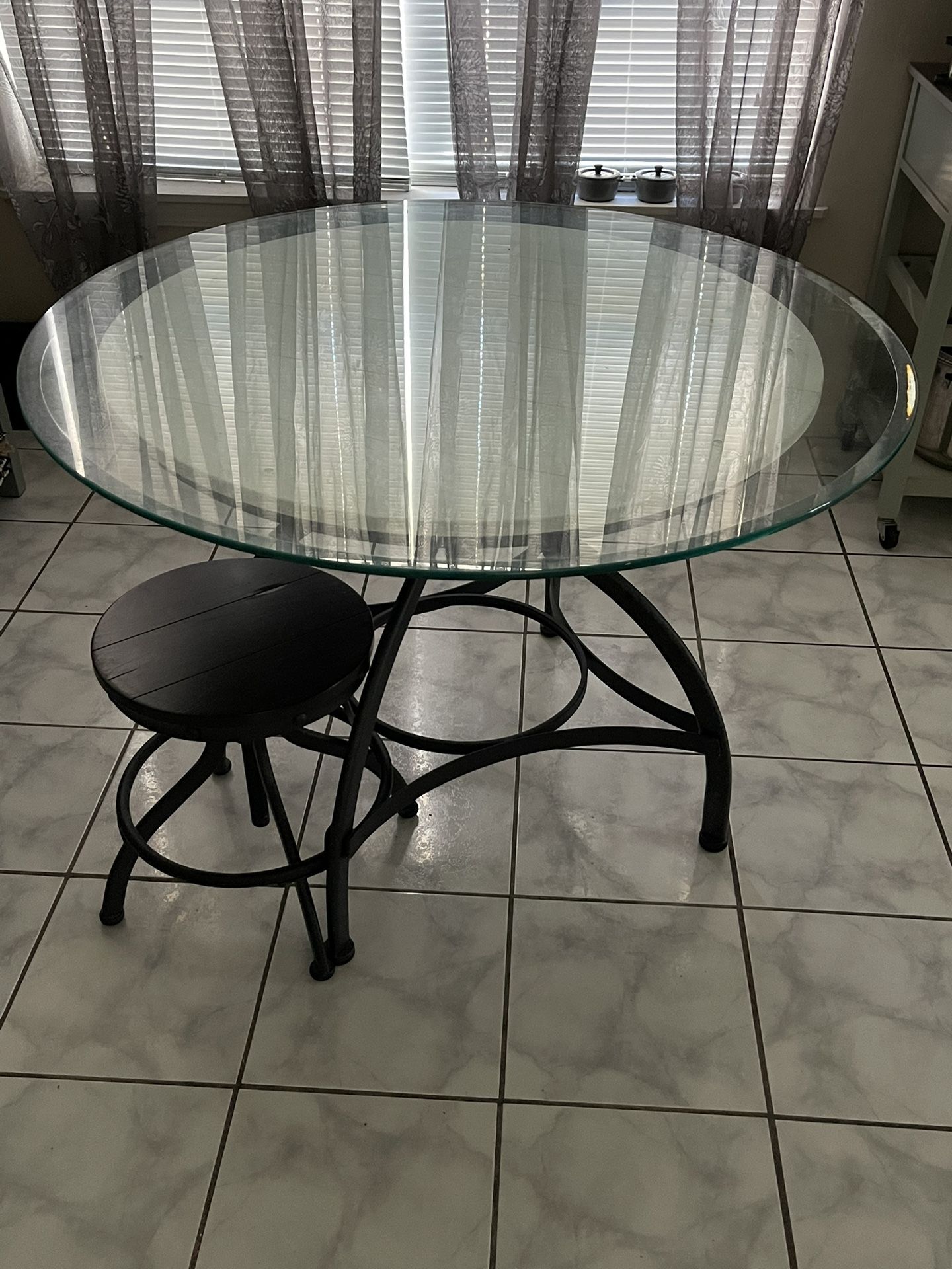 45” Round Table 