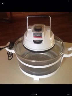 Lots of good/but used kitchen accessaries