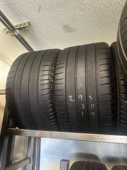 PAIR OF TIRE 295 30 19 MICHELIN 85% LIFE