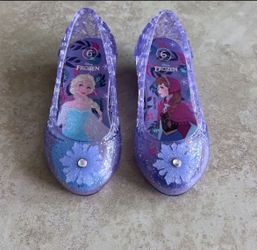 Frozen Toddler Girl’s Light Up Slip On Jelly Shoes / Slippers, Size 6