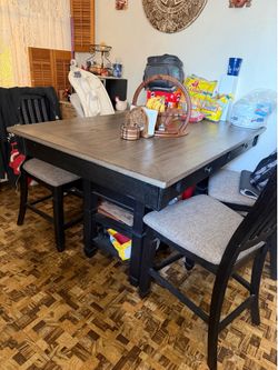 Ashley’s Signature Dining Table w 4 Chairs