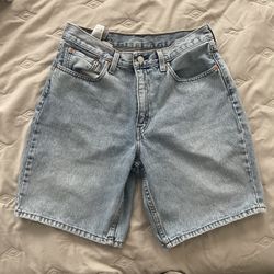 Size 30 Levi Jort 30$