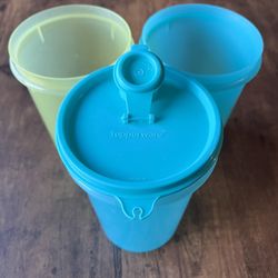 Tupperware Set Of 3 Containers, 1 Qt #321-15 W/1 lid/spout 563A-4 
