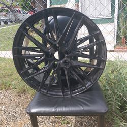 2015 chv Camaro 19 inch picked up in van Brand new