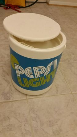 Pepsi Light barrel cooler with top tray and lid