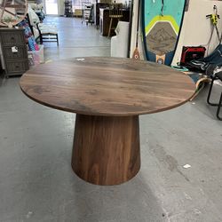 Round Dining Table 