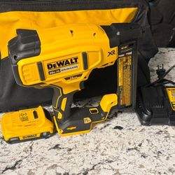 Dewalt Stapler With Charger In Battery 