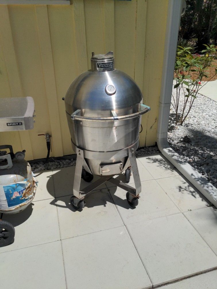 Stainless Steel "Egg" Type Charcoal Barbecue -Viking