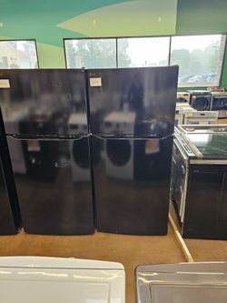 Refrigerator apartment size LG Black color 30 inch wide 20 cubic feet top freezer bottom fridge