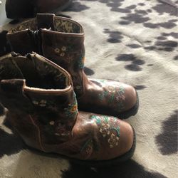 toddlers boots size 6