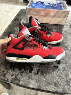 Air Jordan 4 Toro Bravo