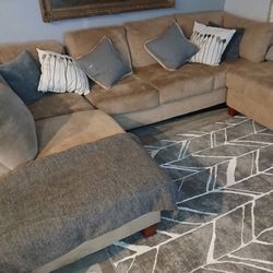 FREE sectional Couch