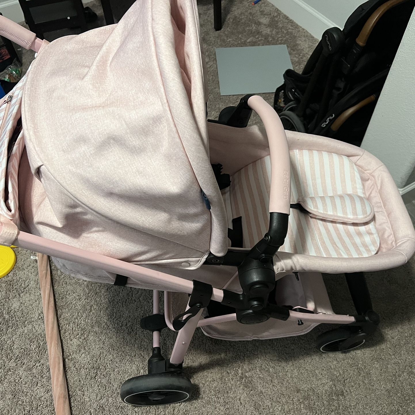 bugaboo butterfly organizer COLOUR:BLACK Soft Beads access compartment that lets Britax Marathon Convertible Car